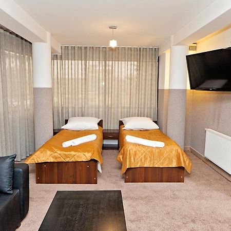 Jarosław Hotel Turkus מראה חיצוני תמונה